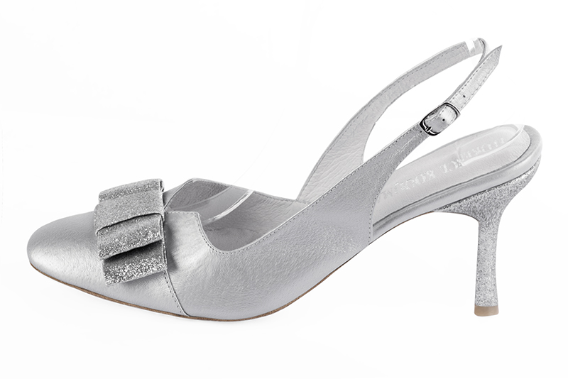 Light silver women's open back shoes, with a knot. Round toe. High slim heel. Profile view - Florence KOOIJMAN